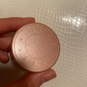 Becca Under Eye Brightening Corrector light to medium